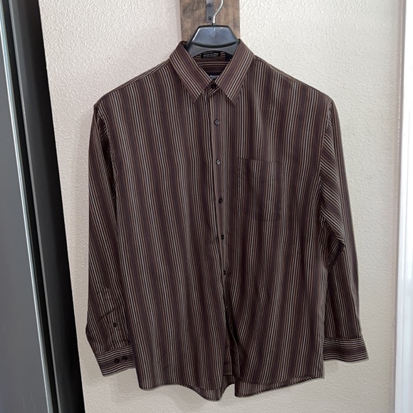 Van Heusen Studio wrinkle free stain shield men’s long sleeve button down shirt - Picture 6 of 16